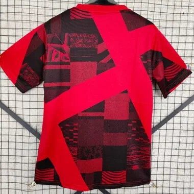 Imagen 2 del álbum Camisetas especiales de fútbol del Flamengo 2024