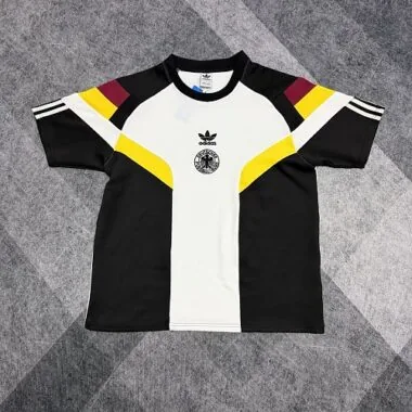 Camisetas de fútbol de Alemania del 26-27