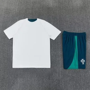 Immagine 4 dell’album 26-27 Portugal Training Soccer Suit