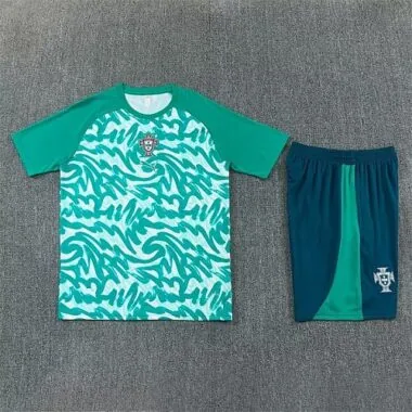 Immagine 15 dell’album 26-27 Portugal Training Soccer Suit