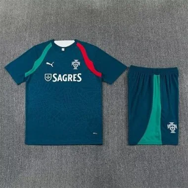 Immagine 16 dell’album 26-27 Portugal Training Soccer Suit
