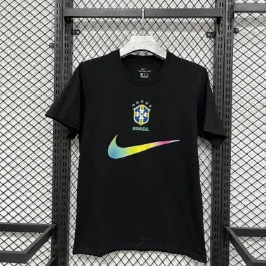 Imagen 2 del álbum Camiseta de Brasil 2026