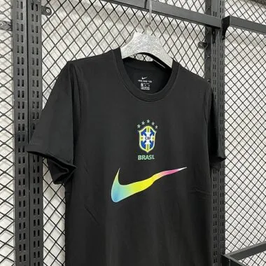 Imagen 6 del álbum Camiseta de Brasil 2026