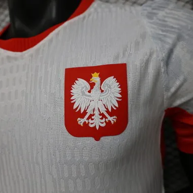 Fußballtrikots der polnischen Nationalmannschaft (Heimtrikots) 2026 Albumbild 5