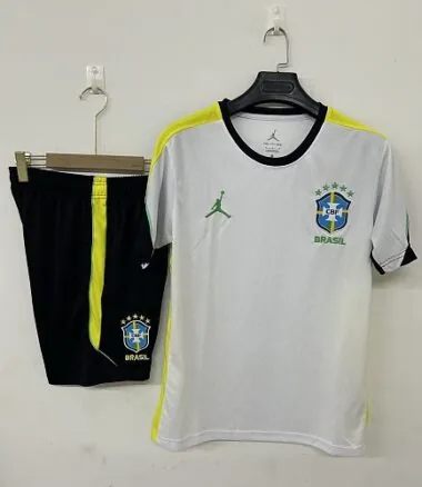 Equipación de fútbol de entrenamiento de Brasil 26-27