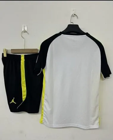 Imagen 2 del álbum Equipación de fútbol de entrenamiento de Brasil 26-27