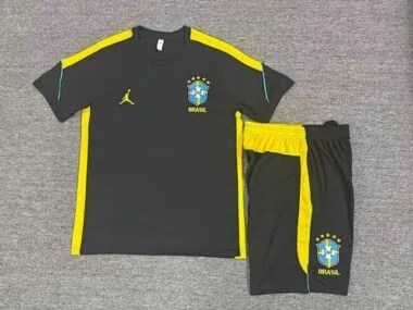 Equipación de fútbol de entrenamiento de Brasil 26-27