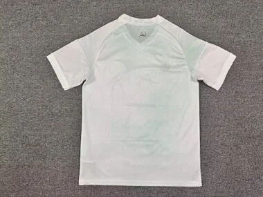 Imagen 2 del álbum Camisetas de fútbol de la selección de Catar para los partidos fuera de casa, 26-27