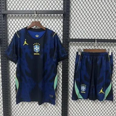 Camisetas de fútbol de Brasil para los partidos fuera de casa, 26-27