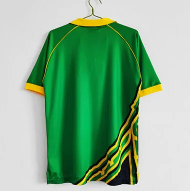 Imagen 2 del álbum Camisetas de fútbol retro de Jamaica para partidos fuera de casa de 1998