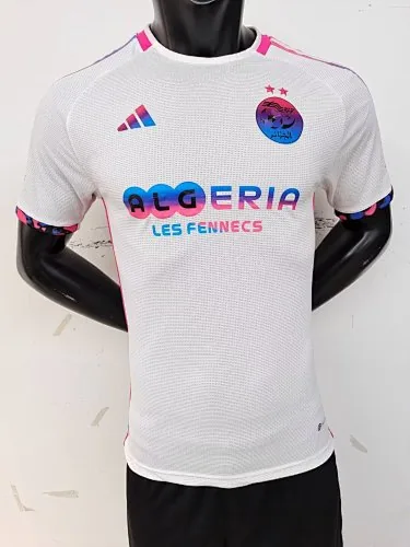 Voetbalshirts voor spelers uit Algerije, model 2024
