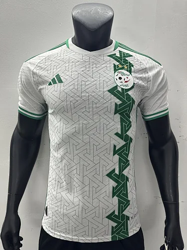 Voetbalshirts voor spelers uit Algerije, model 2024