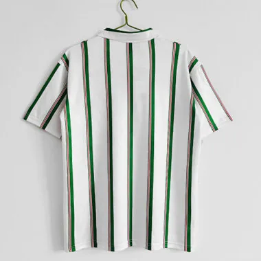 Immagine 2 dell’album 1993/95 Wales Away Retro Soccer Jerseys