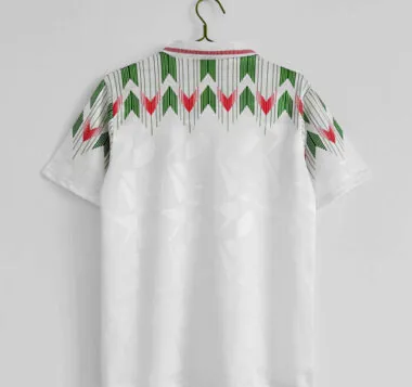 Imagen 3 del álbum Camisetas de fútbol retro de Gales para partidos fuera de casa de 1990/1992