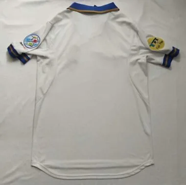 Imagem 2 do álbum 1996 Italy Away Retro Soccer Jerseys
