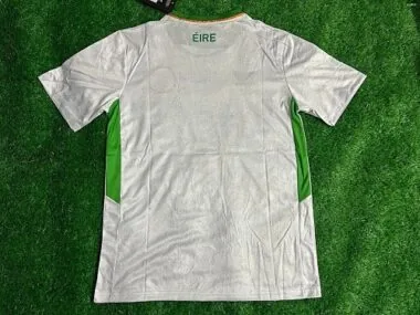 Imagem 2 do álbum 2026 Ireland Away Soccer Jerseys