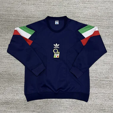 Imagem 4 do álbum 2025 Italy Hoodie