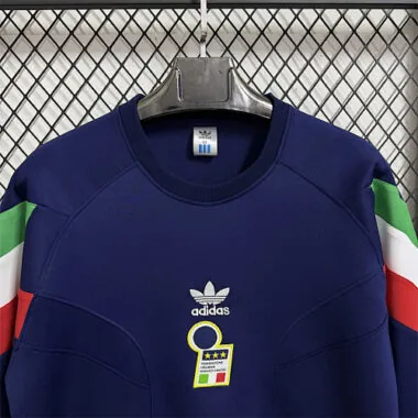 Imagem 6 do álbum 2025 Italy Hoodie