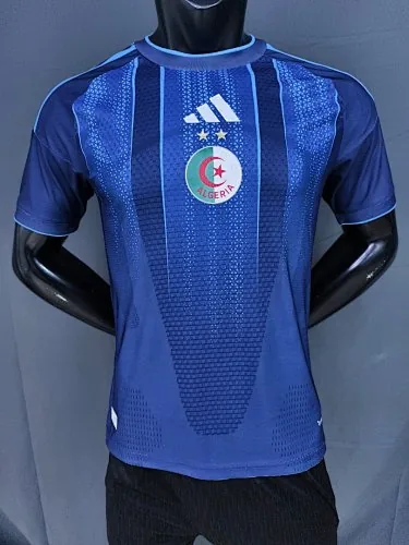 26-27 Algerije: voetbalshirts in spelersuitvoering