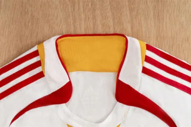 Imagem 3 do álbum 2006 Spain Away Retro Soccer Jerseys