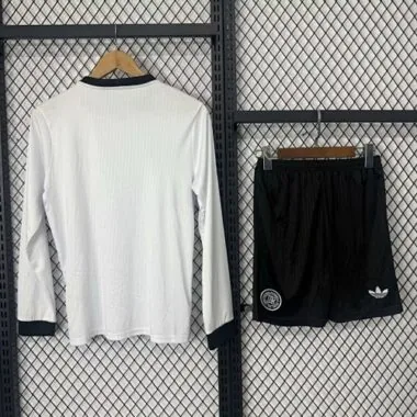 Imagen 2 del álbum Camisetas de fútbol del 125.º aniversario de Alemania (25-26)