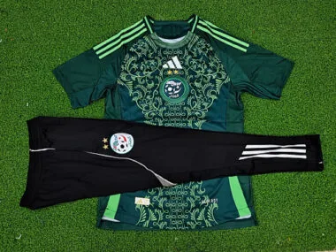 2025 Algerije Uitwedstrijd: shirt met korte mouwen + broek