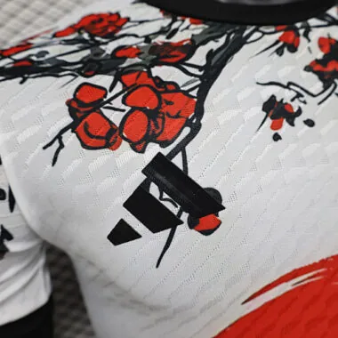 Immagine 4 dell’album Maglie da calcio "Japan Special Player Version" 2025