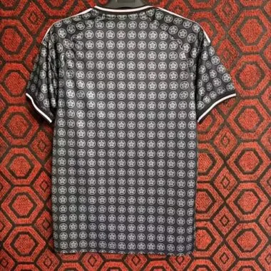 Immagine 2 dell’album Maglie da calcio speciali del Giappone 2024