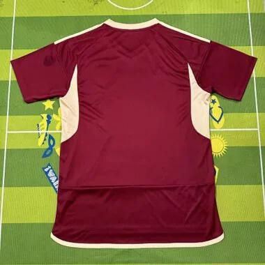 Afbeelding 2 van album Voetbalshirts voor thuiswedstrijden van Venezuela 2024