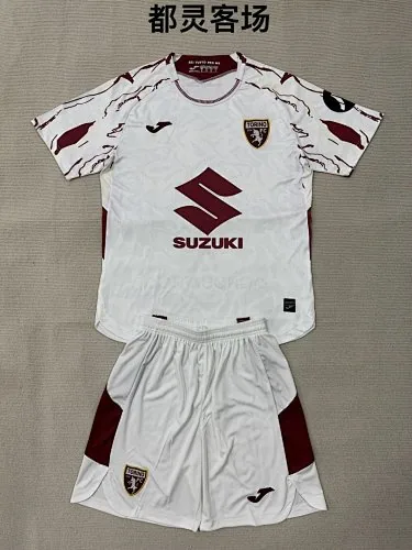 25-26 Uitvoering voetbalshirts van Torino