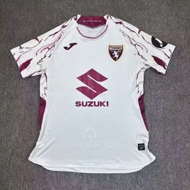 25-26 Uitvoering voetbalshirts van Torino