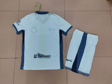 Imagem 2 do álbum 25-26 Camisolas de futebol especiais do Inter de Milão
