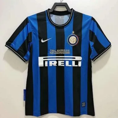 Camisolas de futebol retro da equipa da casa do Inter de Milão de 2010