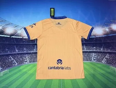Imagem 2 do álbum 26-27 Racing de Santander Special Soccer Jerseys