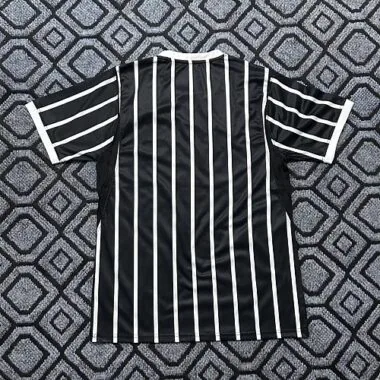 Image 2 de l’album Maillots de football à l’extérieur des 26-27 de Corinthe