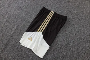 Image 17 de l’album 26-27 Flamengo Training Soccer Vest