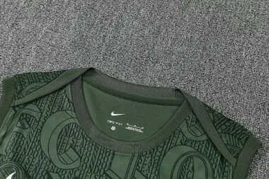 Immagine 4 dell’album 26-27 Chelsea Training Soccer Vest
