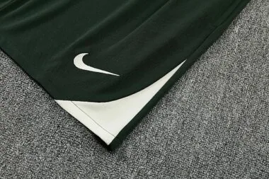 Immagine 10 dell’album 26-27 Chelsea Training Soccer Vest