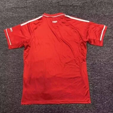 Afbeelding 2 van album 25-26 Thuisvoetbalshirts van Nottingham Forest