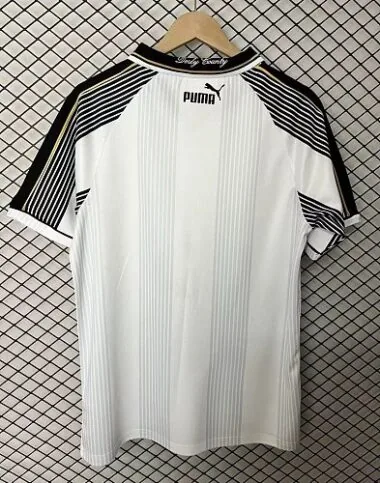 Immagine 2 dell’album Maglie da calcio retrò da casa del Derby County stagione 95-96