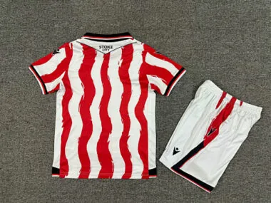 Immagine 2 dell’album Maglie da calcio per bambini dello Stoke City (25-26) - Modello da casa