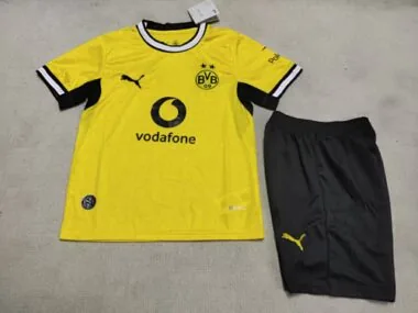 26-27 Dortmund thuisvoetbalshirts voor kinderen