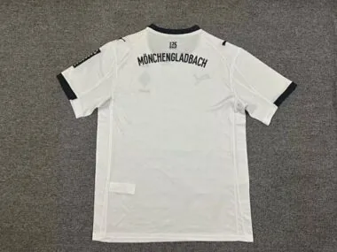 Imagem 2 do álbum Camisolas de futebol do Mönchengladbach para os jogos em casa de 25 e 26