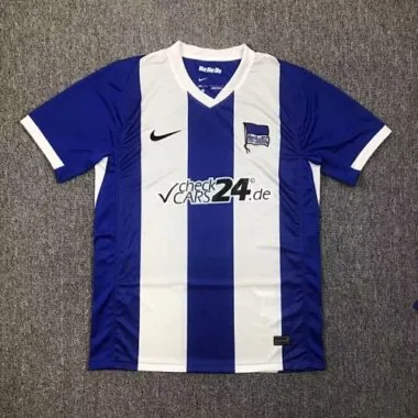 Capa do álbum «Camisolas de futebol do Hertha para os jogos em casa de 2024»