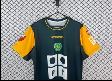 02-03 Sporting Lisbon Special Retro Soccer Jerseys album image 2