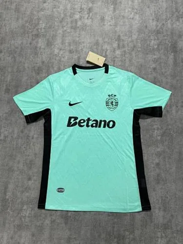 25-26 Voetbalshirts van Sporting Lissabon