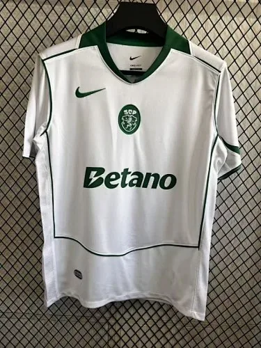 25-26 Derde voetbalshirts van Sporting Lissabon