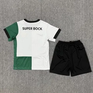 Image 2 de l’album Maillots de football pour enfants « 25-26 Sporting Lisbonne »