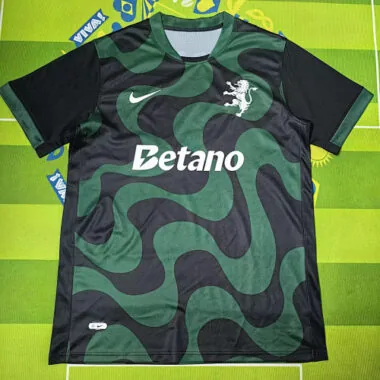 25-26 Uitvoering voetbalshirts van Sporting Lissabon