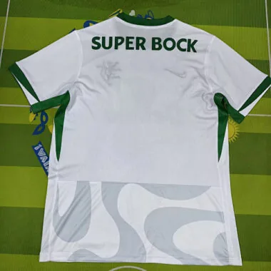 Afbeelding 2 van album 25-26 Derde voetbalshirts van Sporting Lissabon